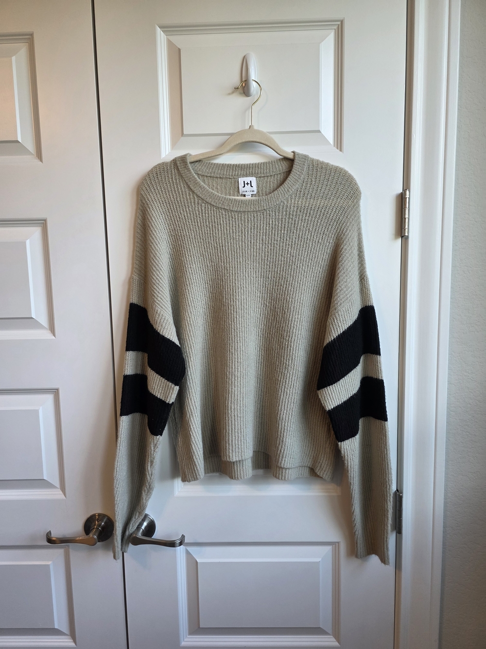 John + Jenn M/L Beige Black Stripe Sleeve Oversized Knit Sweater